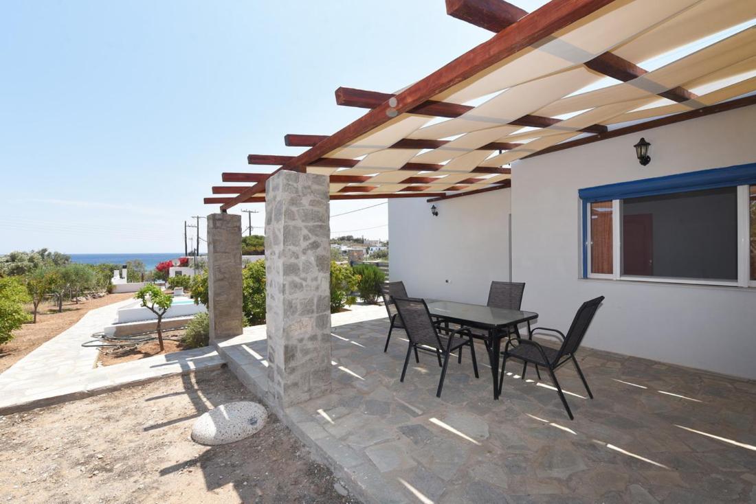Flora'S Beach And Pool Villa In Syros Liaropa Экстерьер фото