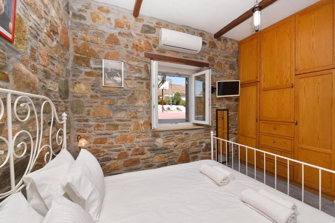 Flora'S Beach And Pool Villa In Syros Liaropa Экстерьер фото