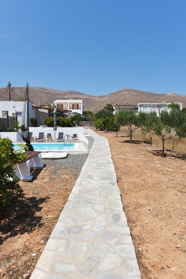 Flora'S Beach And Pool Villa In Syros Liaropa Экстерьер фото