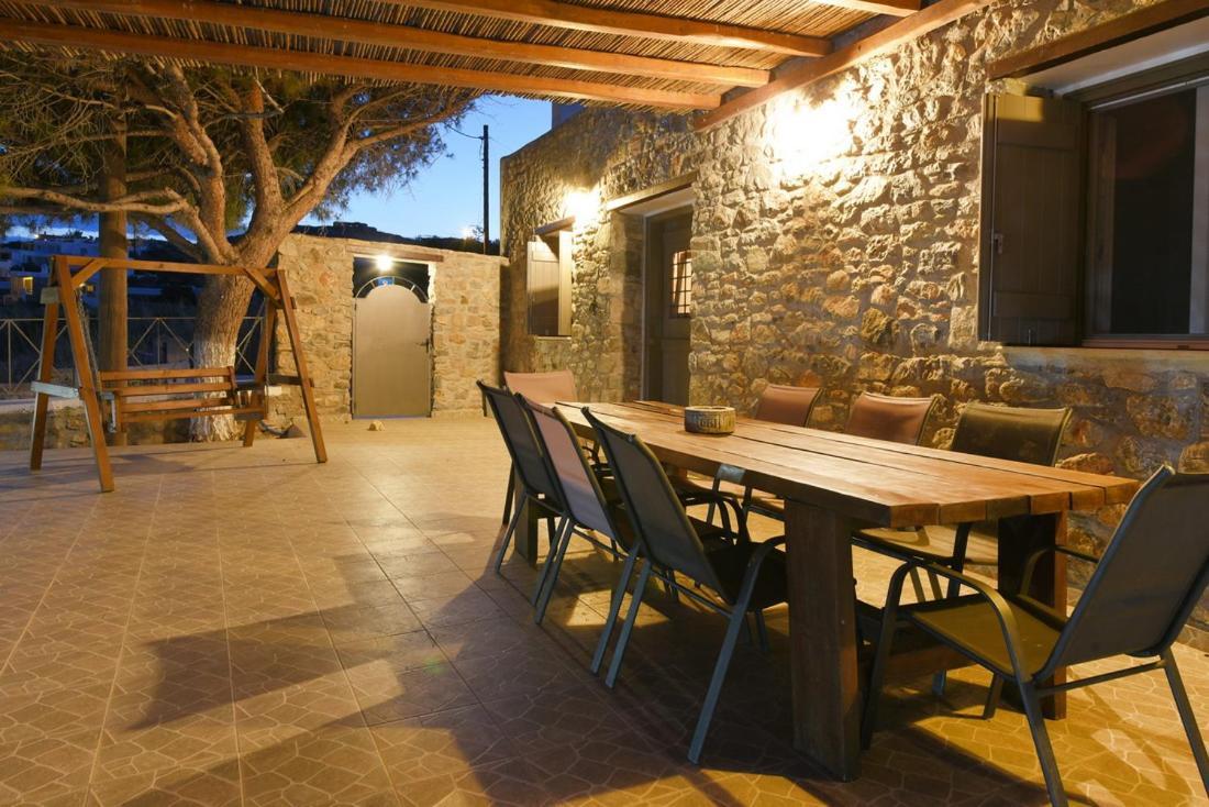 Flora'S Beach And Pool Villa In Syros Liaropa Экстерьер фото