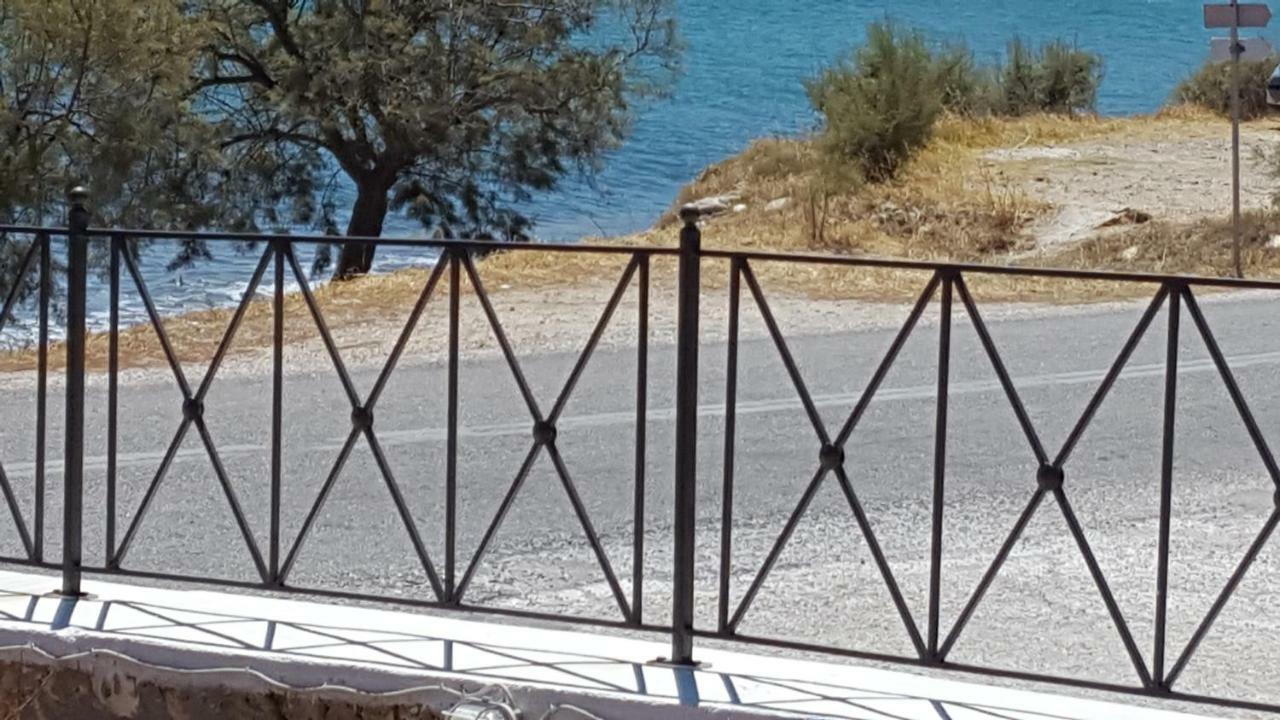 Flora'S Beach And Pool Villa In Syros Liaropa Экстерьер фото